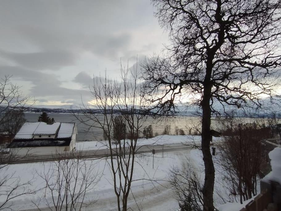 Apartment In Tromso With Sea And Mountain View Exterior photo